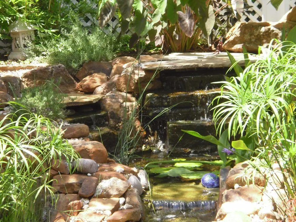 Top-rated lawn mowing service for homes in Mcgregor, TX by Green Valley Landscaping