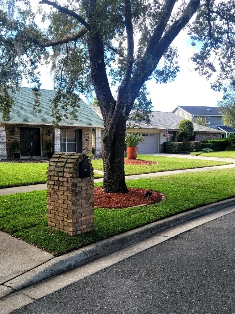 Custom garden landscaping for homes across Orlando, FL - Green Valley Landscaping