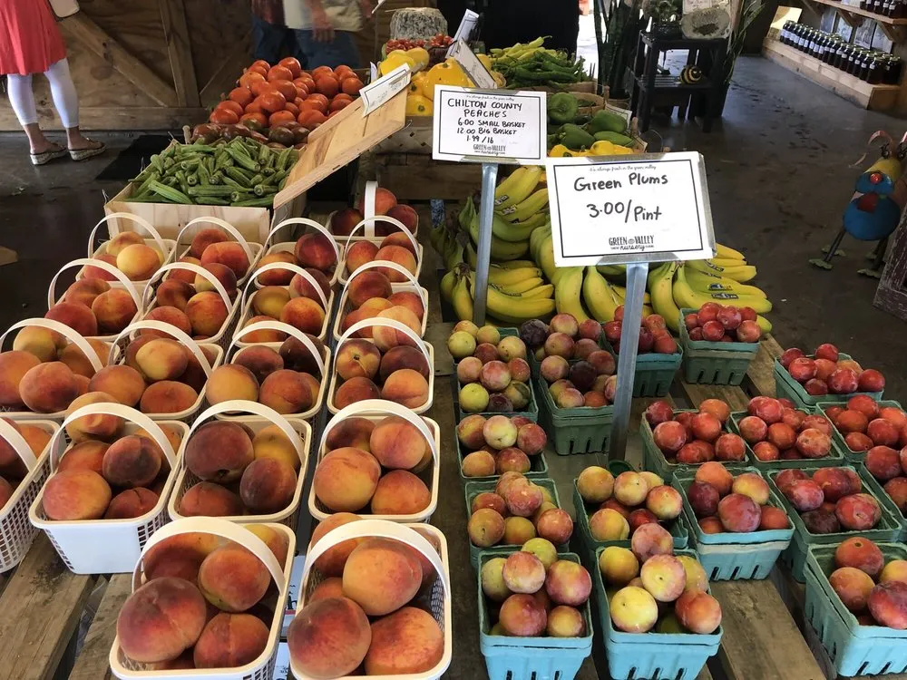 Expert yard cleanup service for homes across Florence, AL - Green Valley Nursery & Landscaping