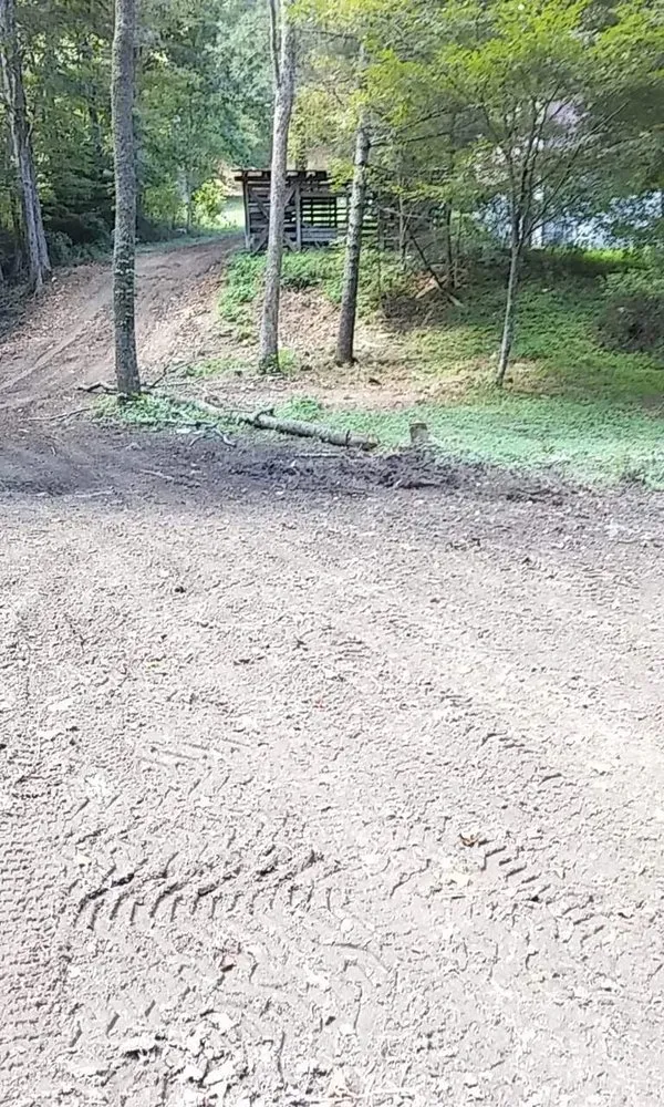 Top-rated garden landscaping in White Sulphur Springs, WV by Green Valleys L & E