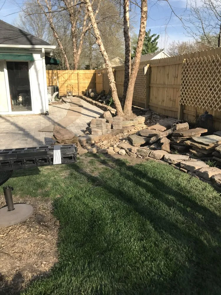 Top-rated lawn mowing service near you across Columbia, MO - Green Visions