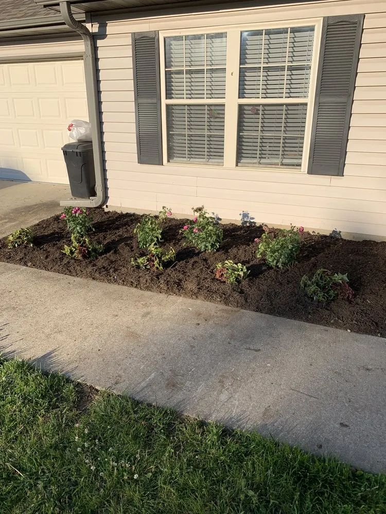 Custom yard maintenance in Columbia, MO - Green Visions