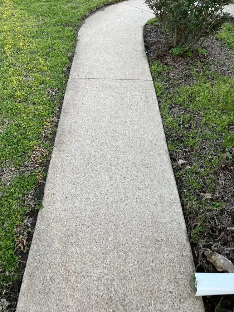 Top-rated landscape installation in Pearland, TX by Green Wash