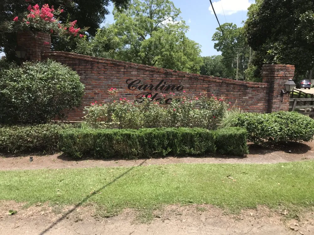 Custom yard maintenance for beautiful yards in Baton Rouge, LA by Green Wave Lawn Service