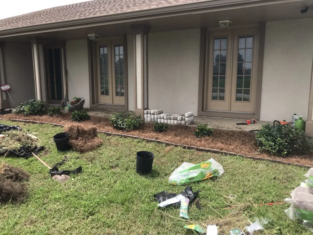 Professional garden landscaping near you in Baton Rouge, LA by Green Wave Lawn Service