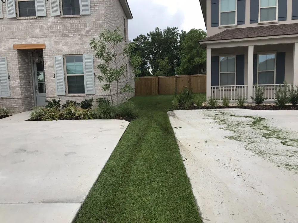 Trusted residential landscaping in Baton Rouge, LA by Green Wave Lawn Service