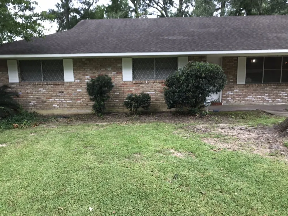 Local lawn mowing service for beautiful yards in Baton Rouge, LA by Green Wave Lawn Service