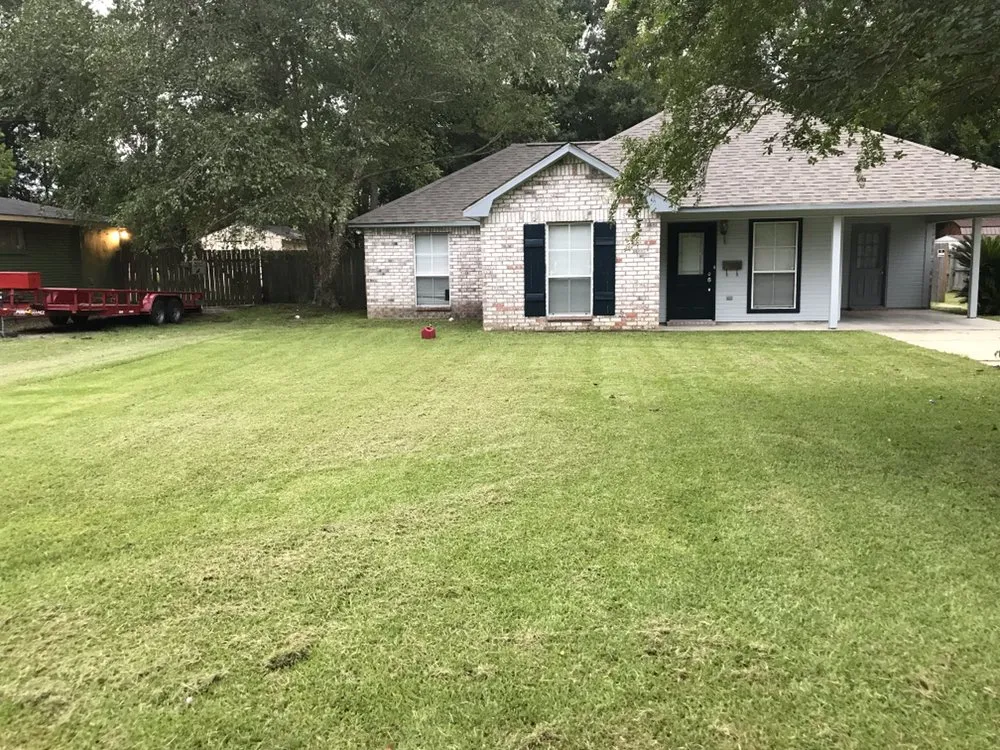 Top-rated residential landscaping experts serving Baton Rouge, LA - Green Wave Lawn Service