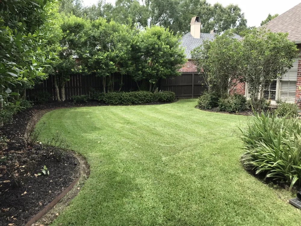 Local landscaping services in Baton Rouge, LA by Green Wave Lawn Service