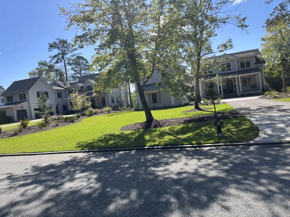 Trusted lawn care service in Bluffton, SC - Green Waves Landscaping