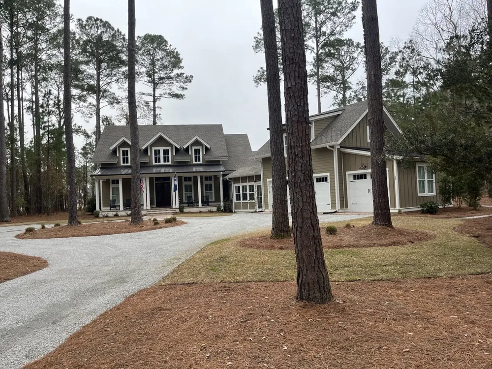 Top-rated residential landscaping for year-round maintenance in Bluffton, SC by Green Waves Landscaping