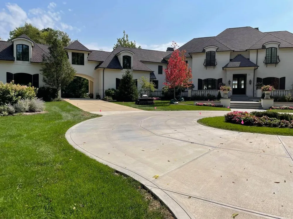 Top-rated yard cleanup service experts serving Carmel, IN - Green Works Lawn Care