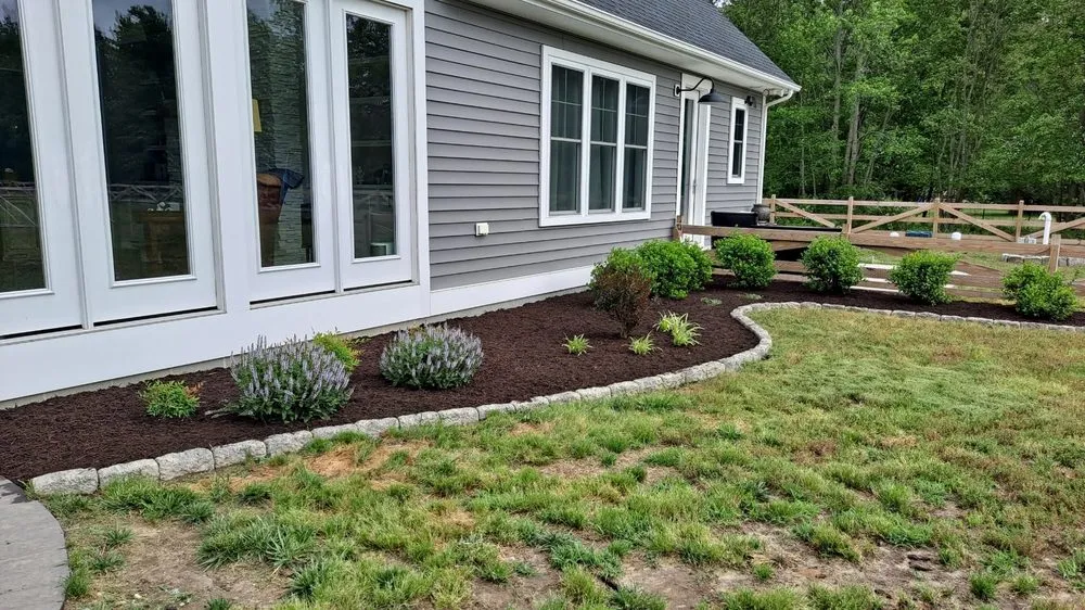 Professional yard maintenance in Frankford, DE by Green World landscaping
