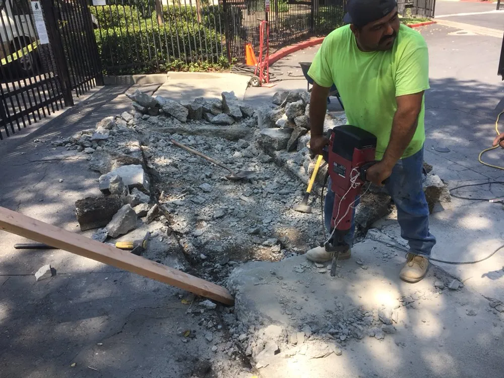 Professional residential landscaping with custom design in Madera, CA by Green World Landscaping Service