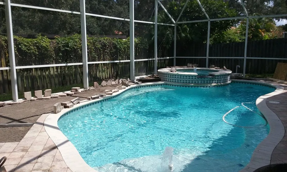 Reliable lawn mowing service experts serving Saint Petersburg, FL - Green World Pavers Landscaping