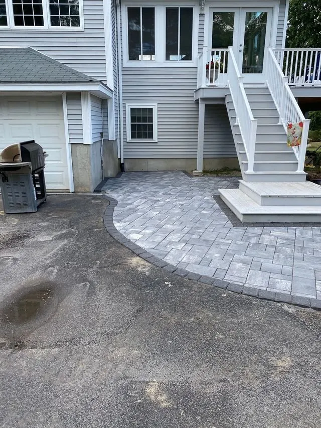 Professional lawn mowing service experts serving Plaistow, NH - Green World