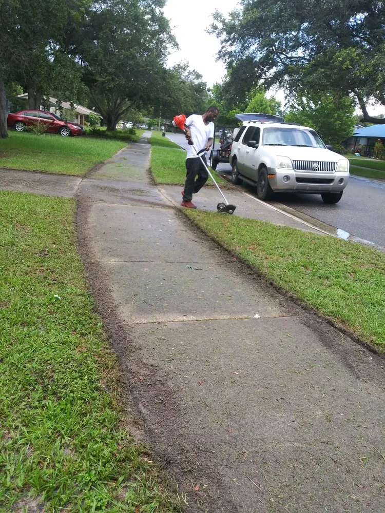 Reliable garden landscaping in Sanford, FL by Green Yard Lawn and Home Improvement