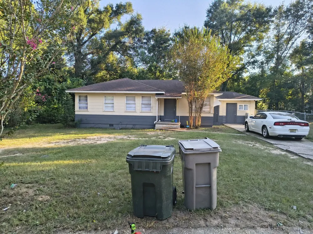 Custom outdoor landscaping in Pensacola, FL - Green Yards