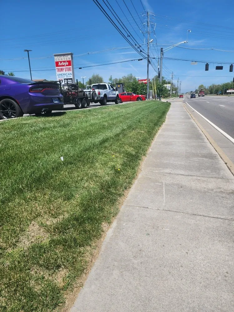 Custom lawn mowing service experts serving Dandridge, TN - Greenacres Lawn Services