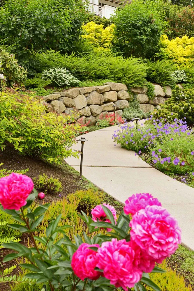 Reliable lawn mowing service experts serving Seattle, WA - Greenbank Gardens