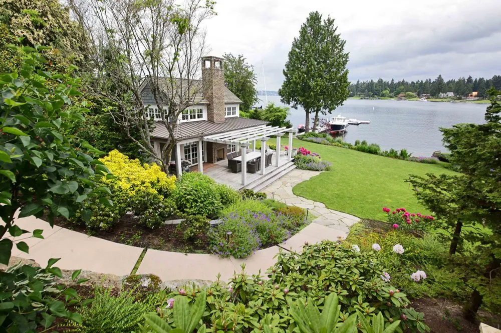 Local outdoor landscaping experts serving Seattle, WA - Greenbank Gardens