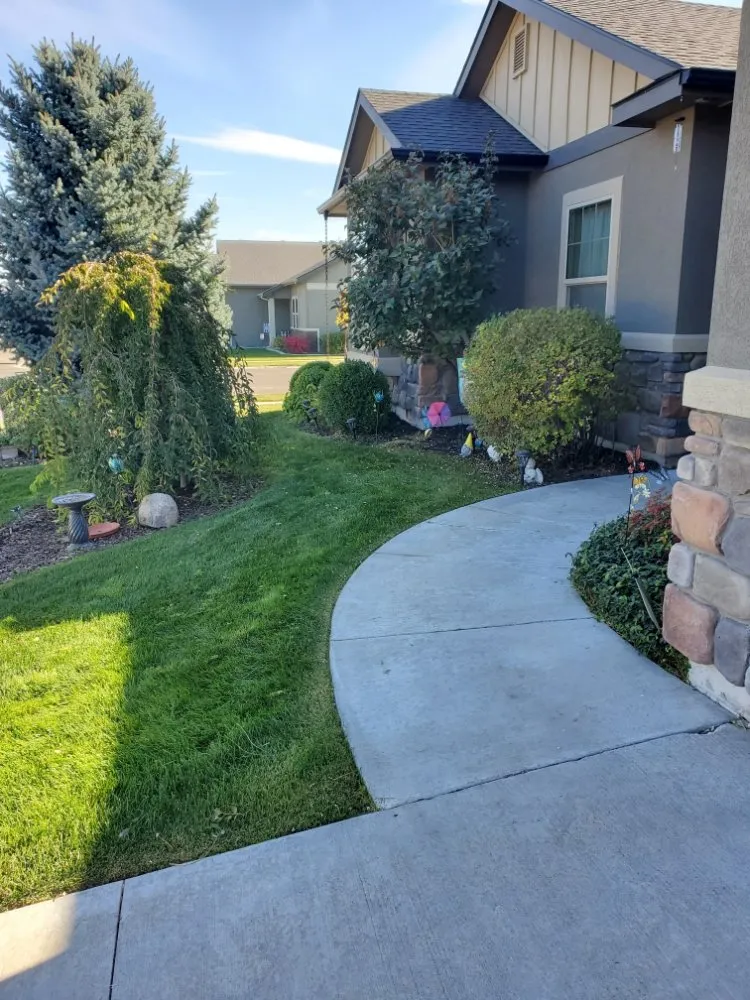 Top-rated lawn mowing service in Boise City, ID - Greenbelt Pro