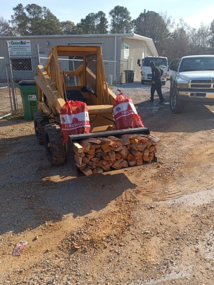 Top-rated yard cleanup service for residential properties across Tuscumbia, AL - Greenboi Lawncare