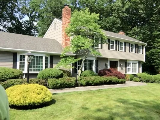 Greenbridge lawn care Logo