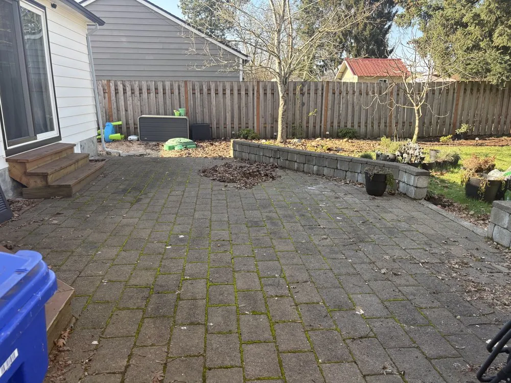 Professional lawn care service experts serving Gladstone, OR - Greencare