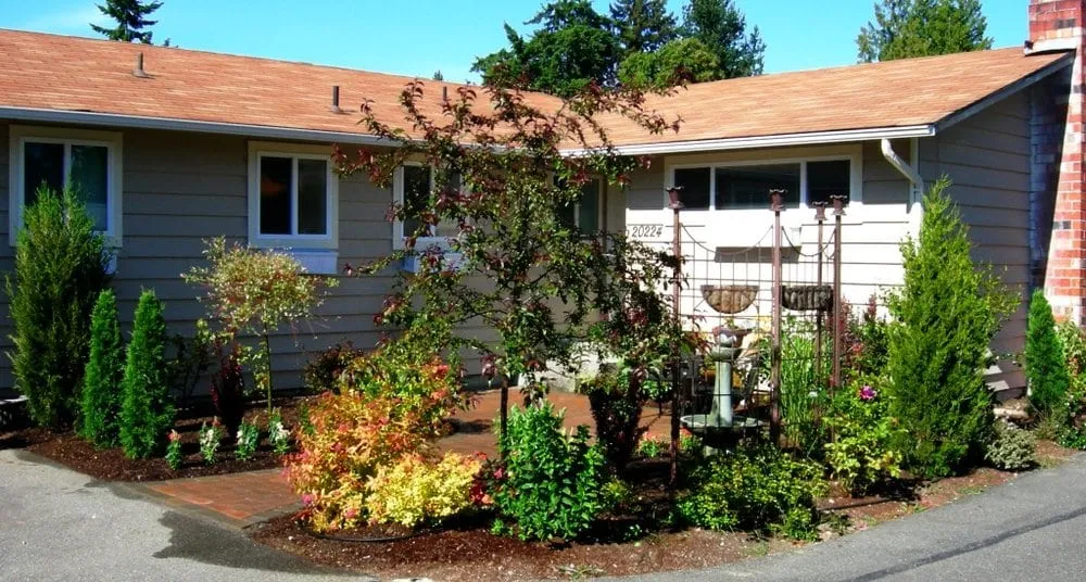Local yard maintenance for beautiful yards in Edmonds, WA by Greencliff Landscape Company