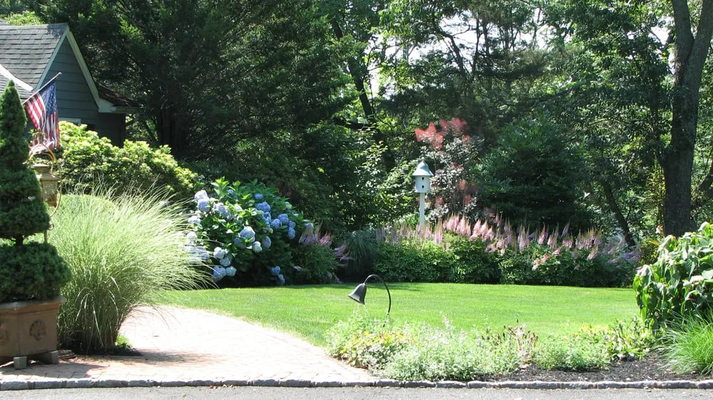 Professional lawn mowing service experts serving High Bridge, NJ - GreenCraft Landscape Associates