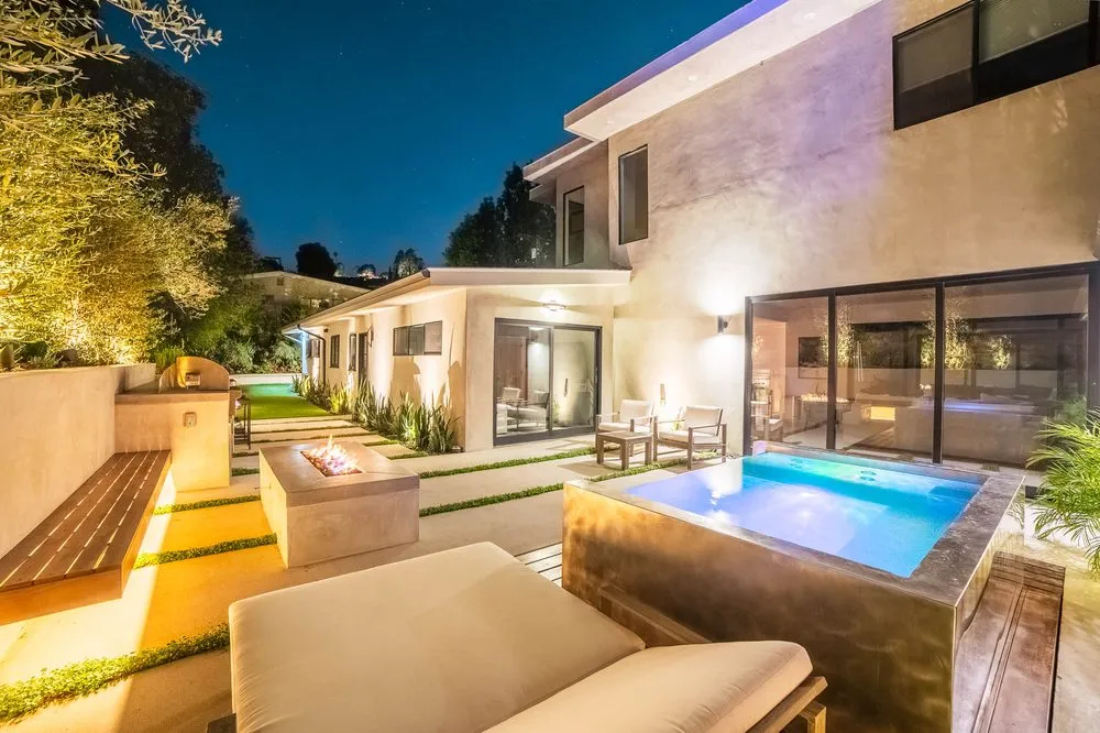 Professional yard cleanup service in Los Angeles, CA by Greencraft Landscape