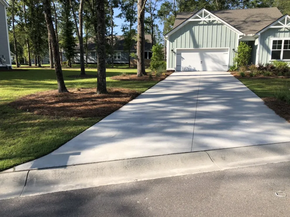 Trusted lawn mowing service for residential properties in Summerville, SC by Greenecoast Lawn Management