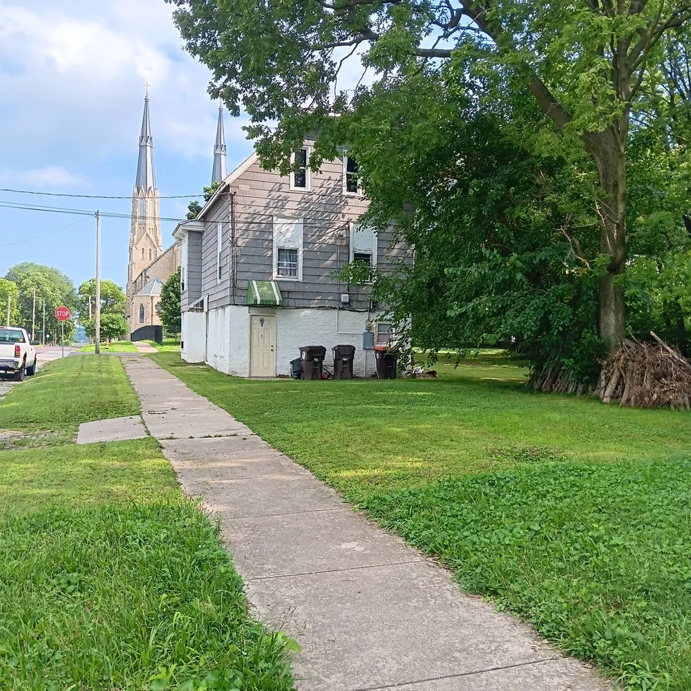 Professional garden landscaping with custom design across Peoria, IL - Greener Grass Lawn Maintenance