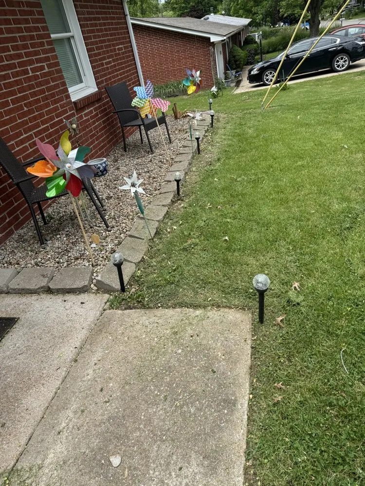 Professional yard cleanup service in Mascoutah, IL by Greener Grass Lawn Service