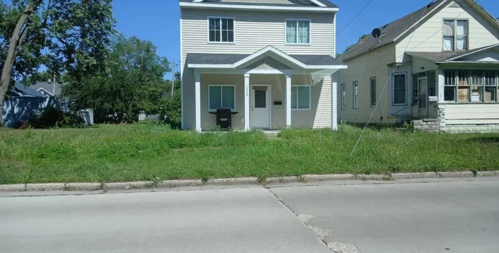 Top-rated lawn mowing service for year-round maintenance across Muskegon, MI - Greener Grass