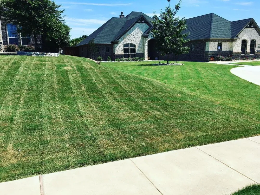 Custom outdoor landscaping in Waxahachie, TX - Greener Grass