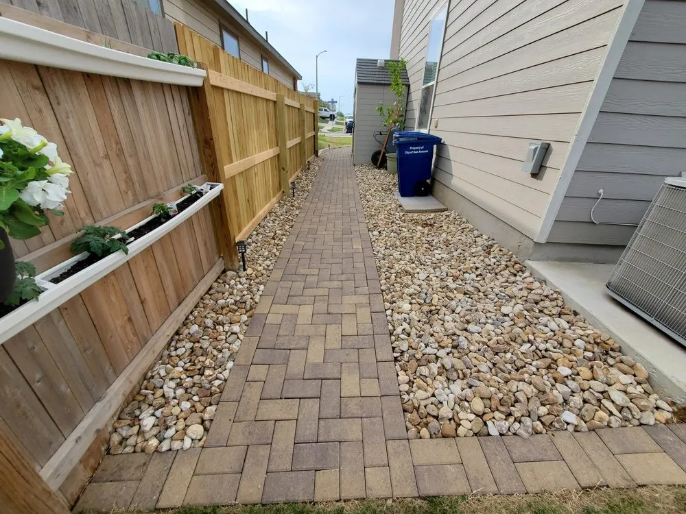 Trusted lawn care service in San Antonio, TX - Greener Grasses