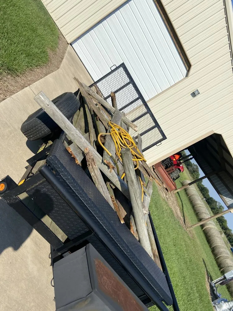 Custom yard cleanup service in Alvin, TX - Greener Lawns