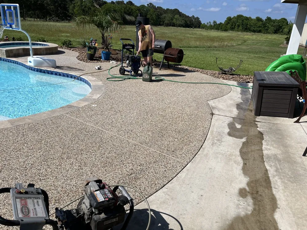 Professional lawn care service with custom design in Alvin, TX by Greener Lawns