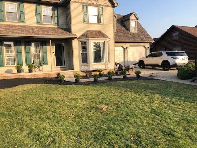 Expert garden landscaping in Flat Rock, MI - Greener Lawns