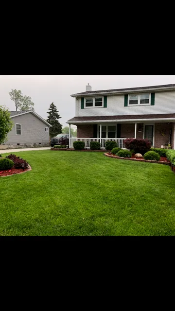 Expert landscaping services experts serving Flat Rock, MI - Greener Lawns
