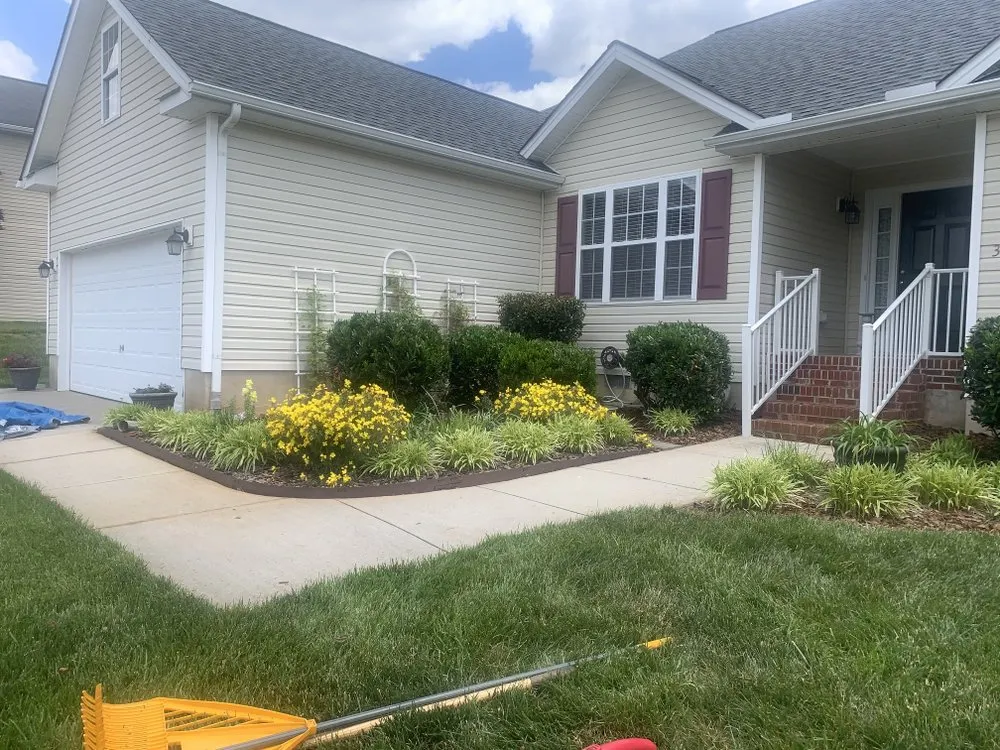 Professional yard cleanup service for beautiful yards across Kernersville, NC - Greenerside Landscaping