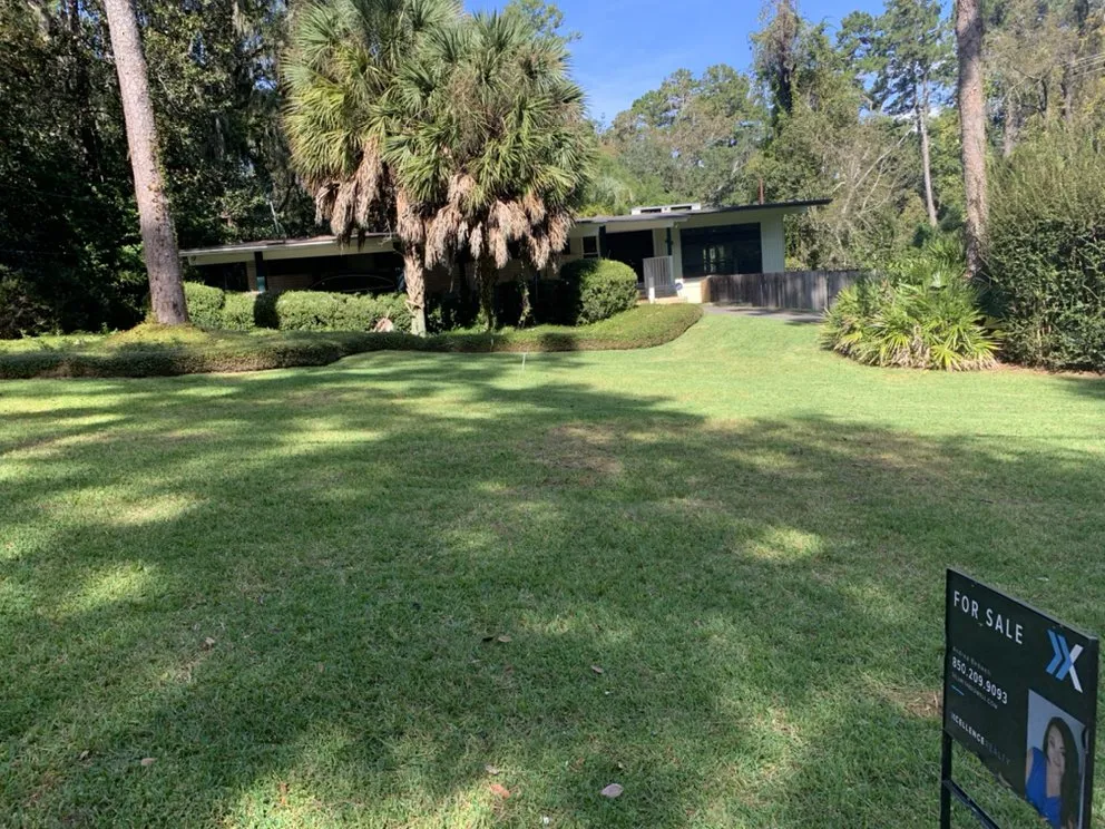 Reliable yard maintenance for year-round maintenance in Tallahassee, FL by Greenery landscaping