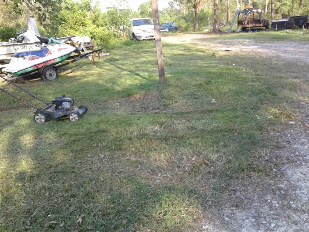 Custom yard maintenance in Lake Charles, LA by Greene's Lawn Service