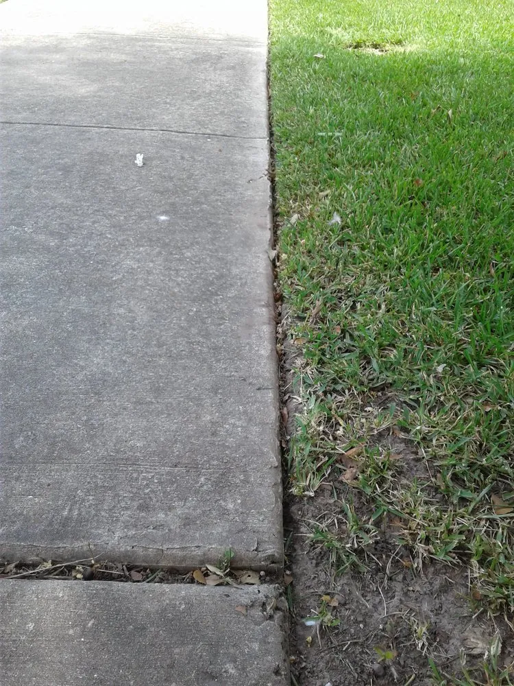 Local yard maintenance in Lake Charles, LA - Greene's Lawn Service