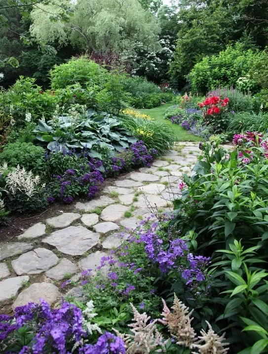 Expert outdoor landscaping in East Hampton, NY by Greenfield Landscapers