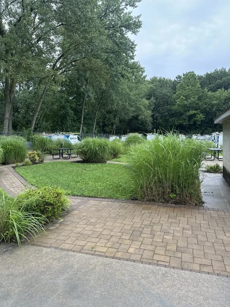 Local yard cleanup service for homes across Roosevelt, NY - GreenFlow