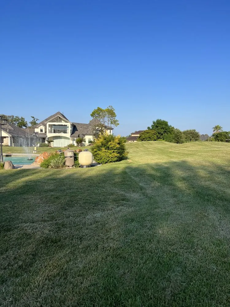 Top-rated lawn mowing service for year-round maintenance across Houston, TX - Greenglow Landscaping