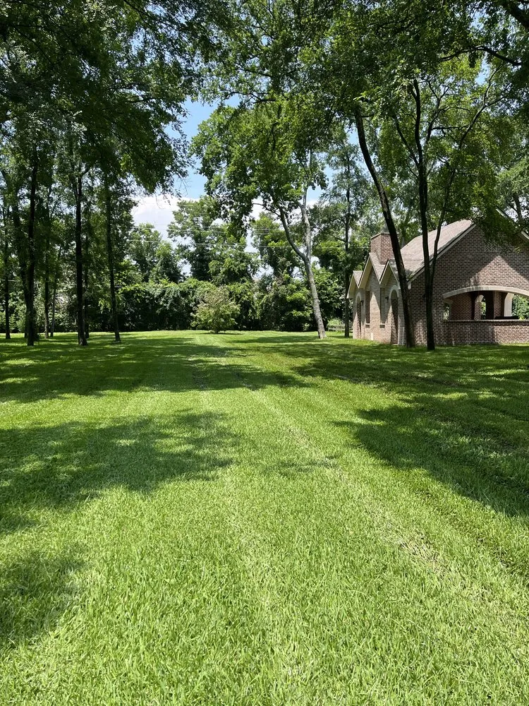 Professional outdoor landscaping for homes in Houston, TX by Greenglow Landscaping